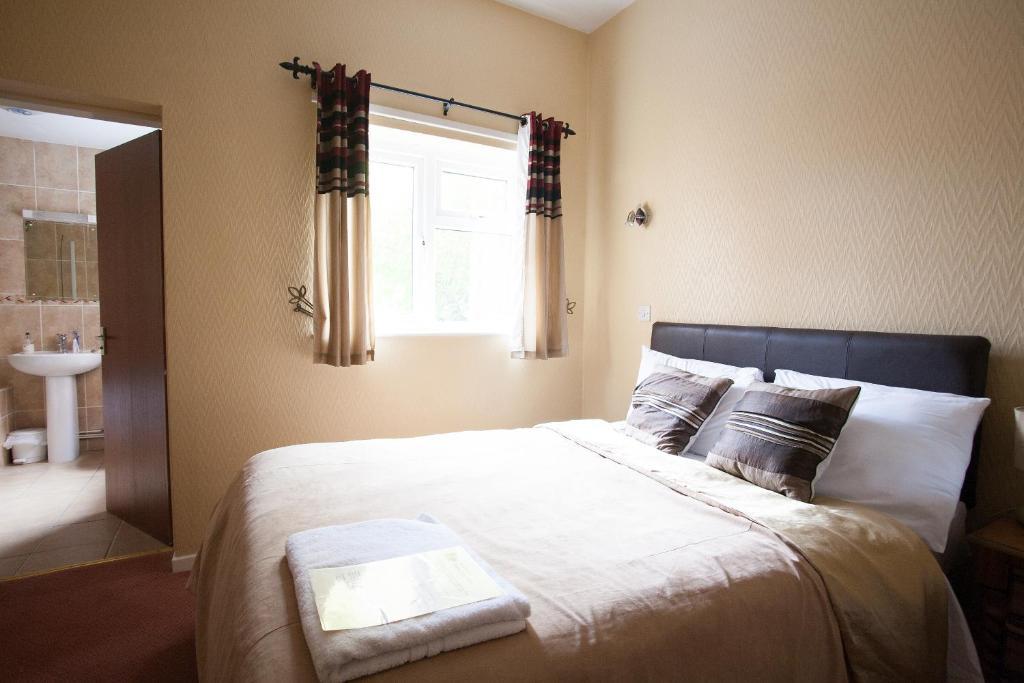 Barons Court Hotel ウォルヴァーハンプトン 部屋 写真