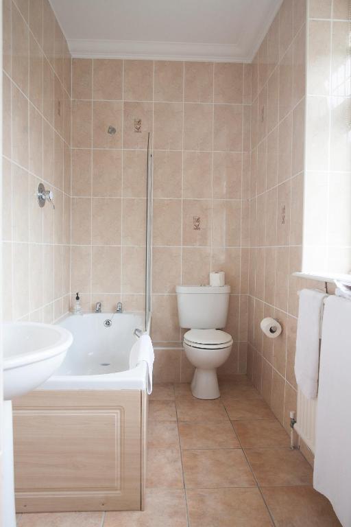 Barons Court Hotel ウォルヴァーハンプトン 部屋 写真
